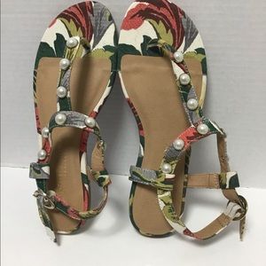 Christian Siriano sandals size 61/2.